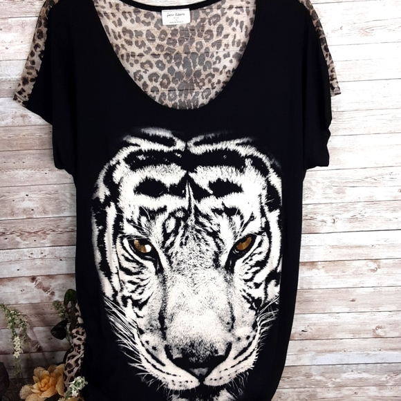 Free Kisses Tops - Free Kisses, Black and Animal print top, Sz 1